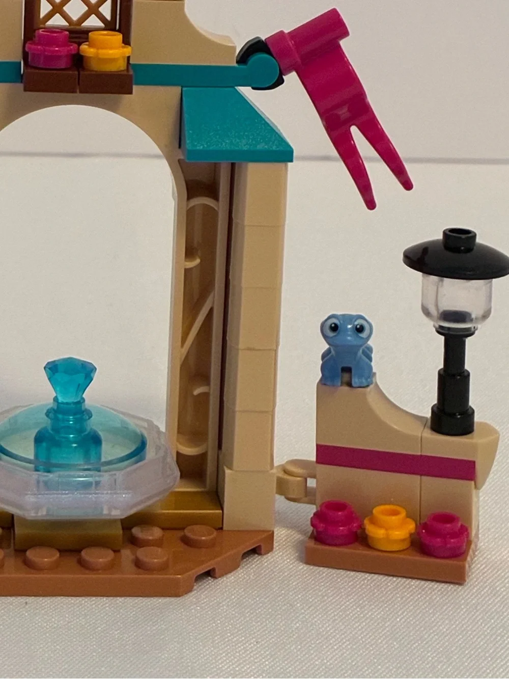 Lego Disney Frozen Anna’s Castle Courtyard #43198 Retired